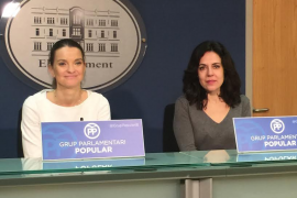 Les diputades del PP Marga Prohens i Sandra Fernández, a la imatge.