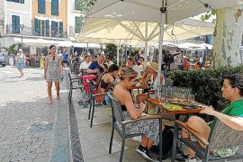 SOLLER. HOSTELERIA. El 20% de les terrasses tÃ© ocupada la via pÃºblica de manera ilÂ·legal. Un total de 31 negocis no ha solÂ·l