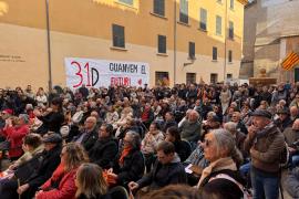 «Guanyem el futur» mobilitza centenars de persones per a reclamar a les institucions el retorn de la diada històrica i tradicional de la Diada de Mallorca
