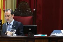 Le Senne demana arxivar la causa per delicte d'odi per esqueixar la foto de Picornell: «Va ser una reacció espontània»