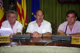 Gabriel Darder, al centre, en un Ple de l'any 2003.