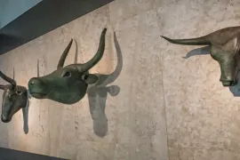 El Pi reclama el retorn dels Caps de Bou de Costitx a Mallorca a l’exposició de Bernadí Roig a Madrid