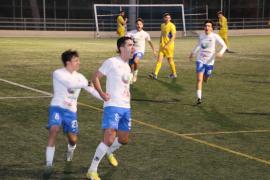 Aitor celebra el seu gol que varen valer els tres punts. Foto: EVA SEGUÍ