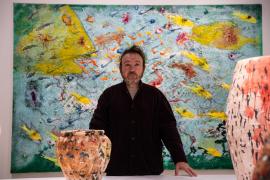 El felanitxer Miquel Barceló a la mostra de peixos i toros que s'exposa a Madrid.