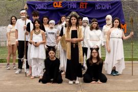 Els alumnes de l’Institut elegiren dones que han fet història.