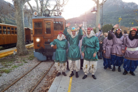Els patges dels Reis d'Orient venen a Sóller en tren a recollir les cartes dels nins