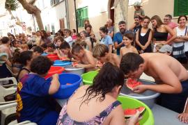 SOLLER. BARRIOS. LâHorta viu amb intensitat les seves festes dâestiu. Els carrers de la barriada sâompliren de gent durant