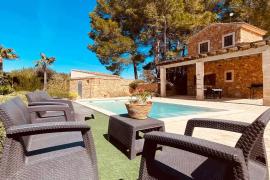 El batle de Petra comercialitza un allotjament turístic gràcies a haver mentit en la Declaració Responsable inicial