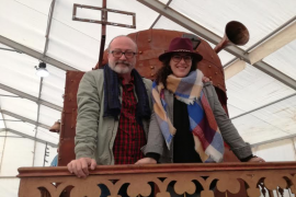 La regidora de Participació Ciutadana i Coordinació Territorial, Eva Frade, ha visitat aquest dilluns la carpa ubicada a Son Fusteret.