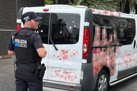 Denunciada una empresa per publicitat denigrant cap a les dones en una furgoneta a Platja de Palma