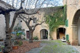 La clastra del casal de cas Don, on es pot apreciar l’antiga i tradicional arquitectura mallorquina.
