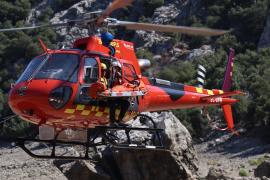 Els Bombers de Mallorca mostren les capacitats del nou helicòpter, la Milana, en un simulacre de rescat a la Serra de Tramuntana