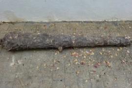 Retiren un canó naval i un projectil de 15 cm trobats en un habitatge de Platja de Palma