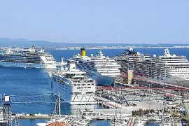 Aquest dissabte el port de Palma va acollir quatre creuers i 15.000 passatgers