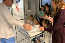 L'Hospital de Manacor estrena el projecte 'Et convertiràs en germà o germana gran?'