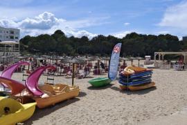 Fins a sis arenals del terme municipal es troben adherides al projecte ‘Platges sense fum’.