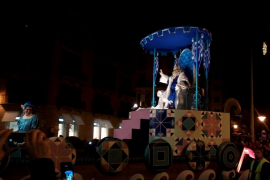 Milers de persones reben els Reis d'Orient a tot Mallorca