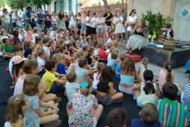 Marga Serrano obri Sant Bartomeu amb el pregonet