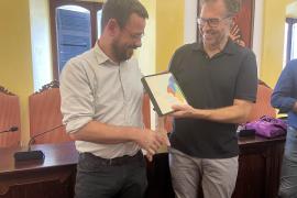 Els batles Lluc Salellas i Miquel Oliver encapçalen una trobada institucional marcada per la voluntat de cooperació i intercanvi cultural.