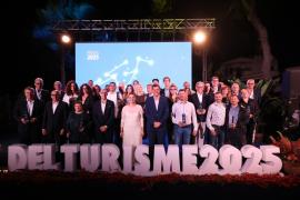 La societat civil mostra rebuig a la Nit del Turisme i atorga els «contrapremis»