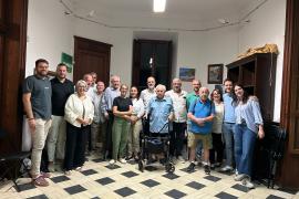 L'agrupació socialista amb Jaume Mateu al centre.