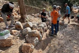 Imatge dels participants en el taller que se celebra aquests dies a Deià.