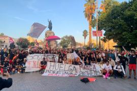 Els socorristes de les Balears es concentren a Palma contra la precarietat: «La seguretat dels banyistes no es negocia»