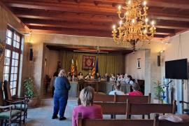 Més, Seny i PSOE acusen dues regidores del PP de manipular la retransmissió del ple