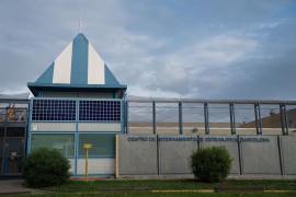 Un total de 1.863 migrantes ingresaron en CIE en 2024, 222 menos que en 2023, según SJM que reclama "transparencia"