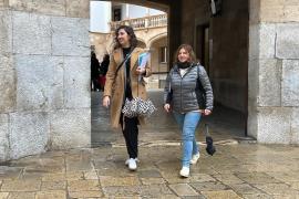 La Fiscalia considera que els fets que es jutjaran no són constitutius de cap delicte i sol·licita la lliure absolució de Caterina Mas.