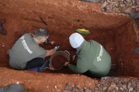 Localitzades les primeres restes humanes a les excavacions del V Pla de Fosses al cementeri de Ses Figueretes