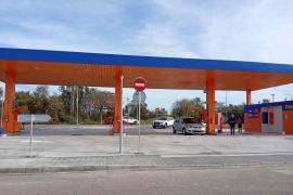 Denuncien que una nova benzinera a la Platja de Palma està oberta sense llicència d'activitat i en una zona inundable