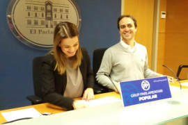 Els diputats del PP Marga Prohens i Álvaro Gijón, a la imatge.