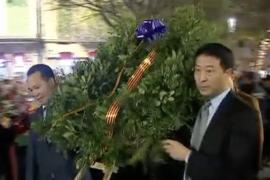 La declaració de BIC de la Festa de l’Estendard indica que l'ofrena de corones es fa «en el monument de Jaume I»