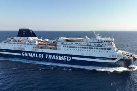 Veïnats es queixen pel renou del vaixell Ciudad de Granada al port de Maó