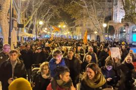 Més de 5.000 persones, la majoria joves, participen en la manifestació sobiranista més multitudinària dels darrers anys