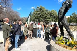 Som Mallorca ha celebrat aquest dissabte un acte institucional i reivindicatiu davant l’estàtua de Joanot Colom, a la plaça Orson Welles de Palma.