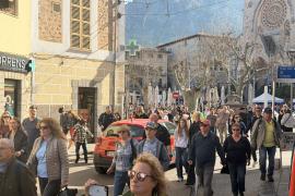 Febrer amb aspecte d'agost a Sóller: una allau de turistes envaeix el centre