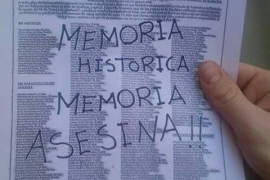 Fulletons feixistes escampats per Palma