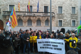 A Mallorca més 200 persones se solidaritzen amb els encausats del 9N.