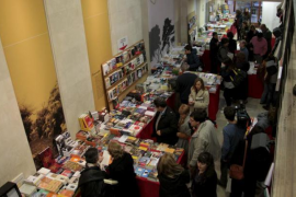 La iniciativa preten acostar la lectura en espais diferents dels habituals. 