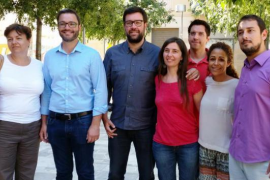 Membres de Som Palma amb membres del PSIB i MÉS durant les negociacions per formar govern a Cort.