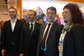 El batle de Palma, José Hila, juntament amb la regidora de Turisme, Comerç i Treball, Joana Maria Adrover.