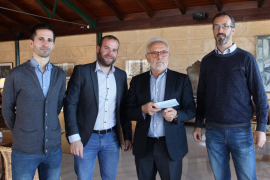 El Club Pollentia Resort inverteix més de 5.300 euros per la conservació de s’Albufereta.