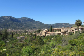 Vista de la Vall de Sóller, amb Biniaraix en primer terme.