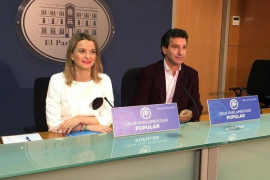 Company nomena Margalida Prohens com a vicepresidenta executiva del PP