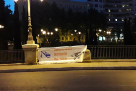 Imatge de la pancarta penjada al Passeig Mallorca.