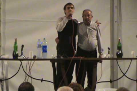 «Molt bon viatge Rafel! / Ara ja dorms i reposes: / te dedicarem ses gloses/ que tu sentiràs del cel»