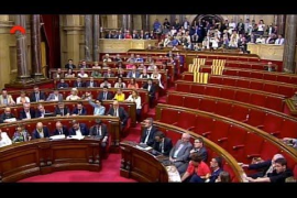 La votació de la llei del referèndum acaba amb els Segadors